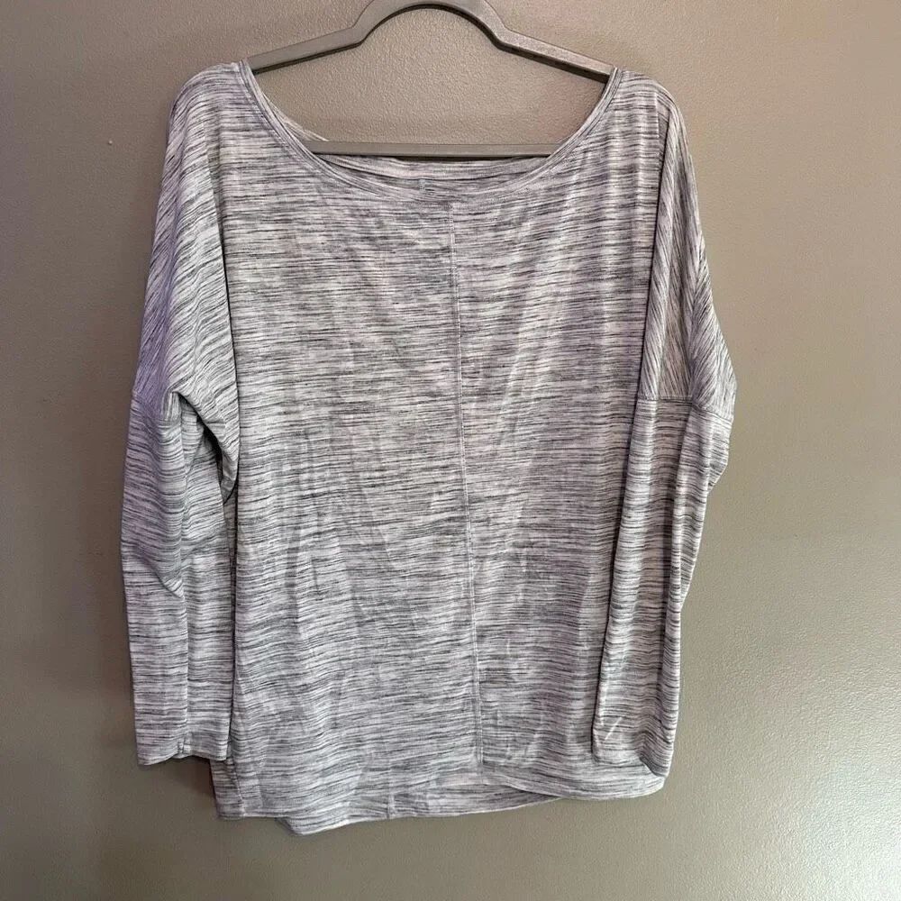 Athleta loose long sleeve tee size medium